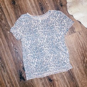 LEOPARD PRINT TEE